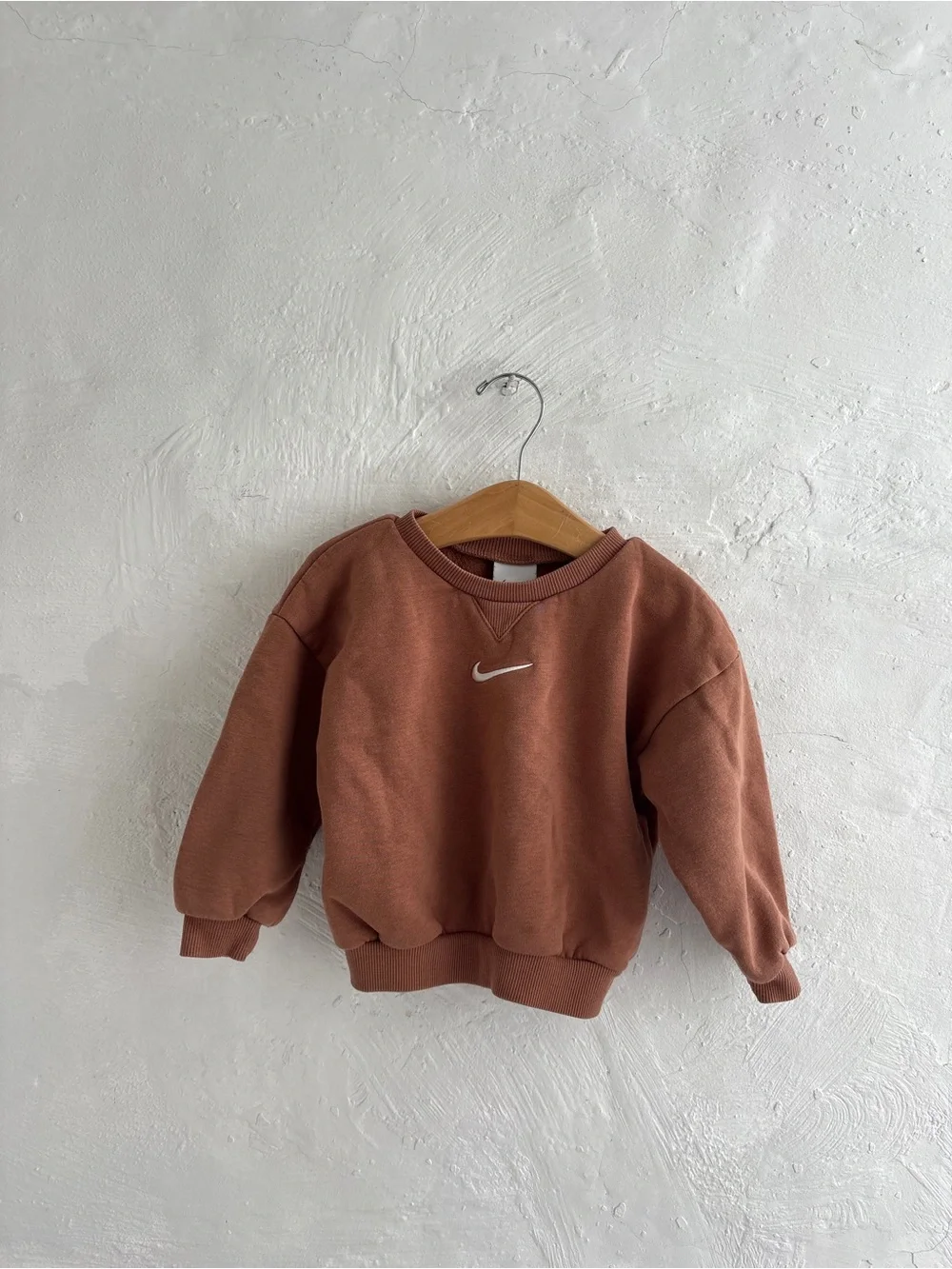 Nike terracotta brown 24 months crewneck unisex